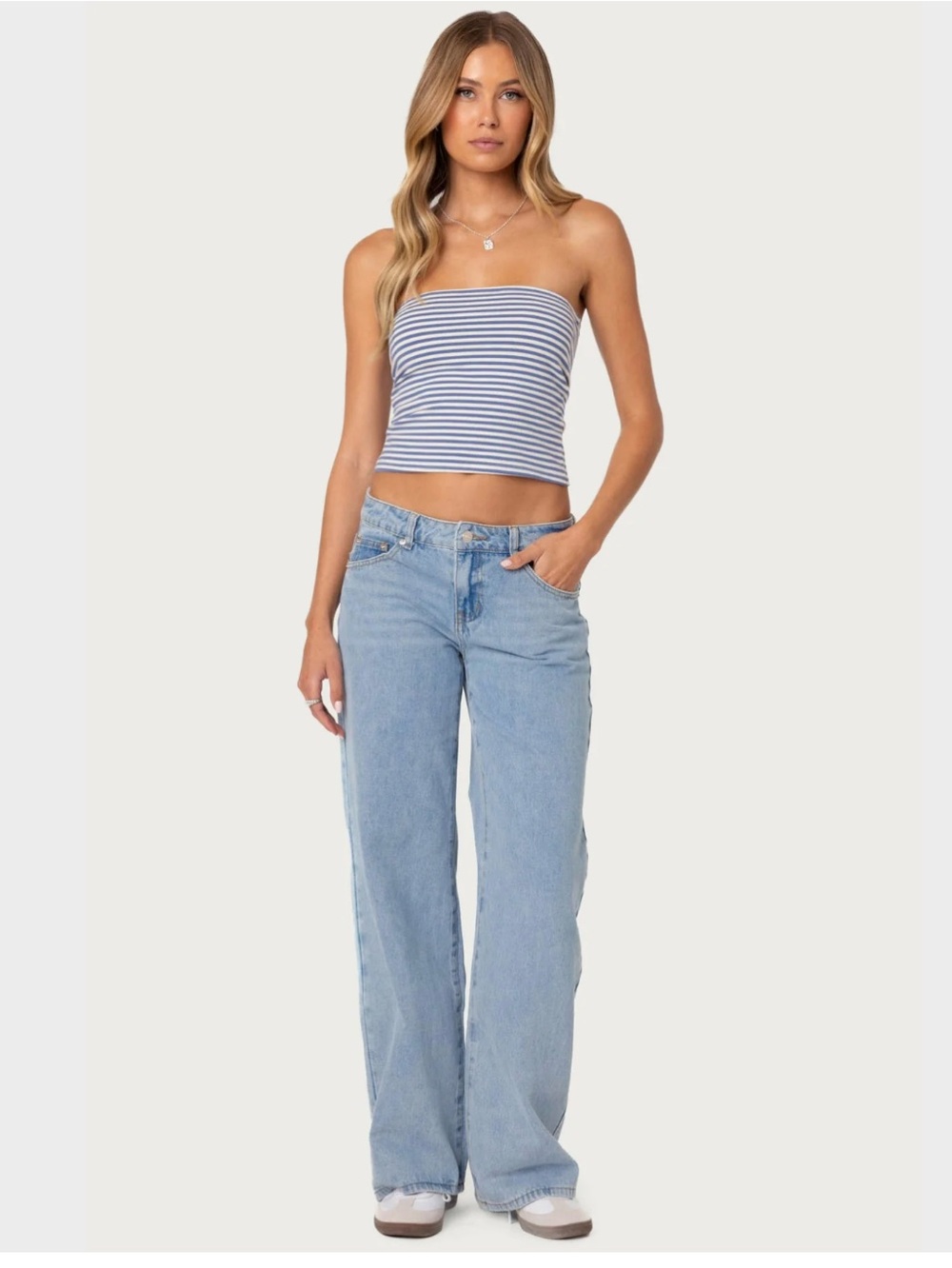 Edikted Raelynn Low Rise Baggy Jeans - Picture 2 of 9